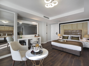 Отель Pell Palace Hotel & Spa