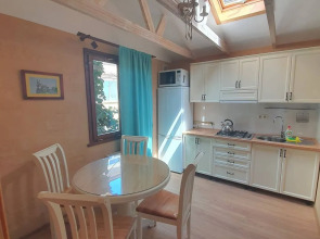 Гостевой дом у моря Массандровская 13