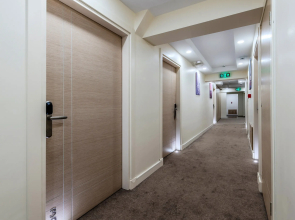 Отель Roys Hotel & Suites