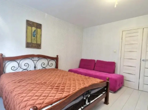 Na Prospekte Oktyabrya 7 Apartments