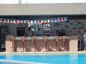 Апарт-Отель Tuntas Suites Altinkum