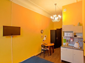 Меблированные комнаты на Столярном