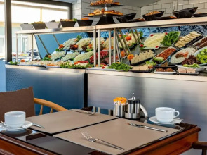 Отель Interstar