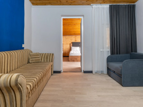 Отель Максим Парк-Лоо