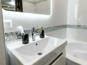 Апартаменты двухкомнатные LUX с шикарным видом на ДОН №9