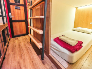 Отель Prince Theatre Heritage Stay