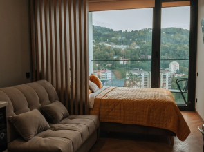 V Sochi Tsentr Khosty S Panoramnym Vidom na More, s Balkonom i s Baseynom na Territorii AK Gorka Apartments
