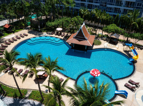 Отель Heeton Concept Pattaya by Compass Hospitality