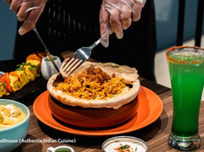 Отель Kingsgate Canal