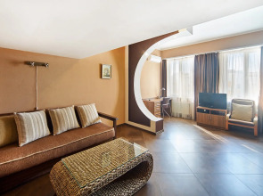 Двухуровневые апартаменты у моря на Античном