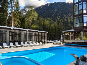 Mirros Subay Hotel Dombay