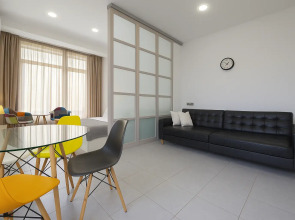 Квартира Студия с витражными окнами с видом на лес и горы