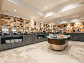 Отель Heeton Concept Pattaya by Compass Hospitality