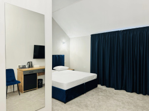 6 Komnat 6 Rooms Hotel