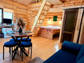 Iz Kruglogo Brusa Ryadom S Zhivopisnym Ozerom Sukko Private House