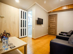 Отель Toma's House