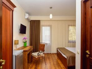 Отель British House