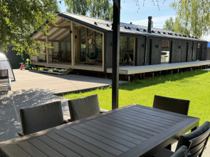 S Letnim Basseinom 4 spalni Private House