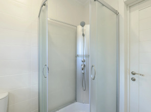 Частный дом с панорамным видом на склонах Яхромы