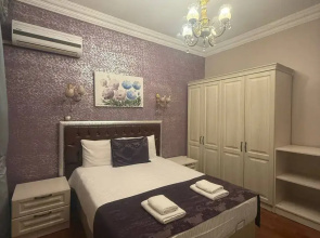 Апартаменты 3BR Flat Old Style 4AC Terrace, Metro