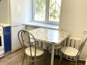 Апартаменты Уютная 2х-комнатная квартира в центре гоpода рядом с набережной