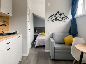 Студия с видом на озеро и горы на улице ГЭС