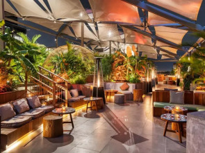 Отель 25hours Hotel Dubai One Central