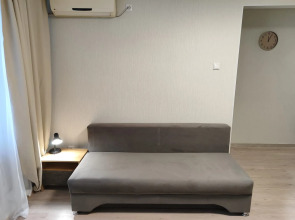 Квартира Даурская, Город на Ладони