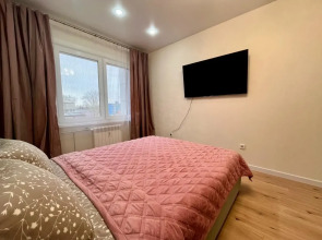 Квартира Просторная 2Комнатная Рядом с Аэропортом на Гусарской