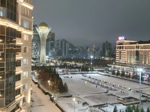 Trekhkomnatnye S Shikarnym Vidom Na Bayterek 251 Apartments