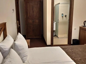 Maajid Hotel & Restaurant