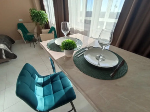 Vidovye seti «Vse v gosti» na ul.10 Avgusta 85 na 17 etazhe Apartment