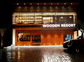 Resort Wooden ECR Sea Resort Hotel