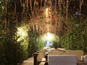 Отель Cross Resort