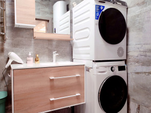 Апартаменты Шикарные В центре с видом на Золотой мост и Русский мост