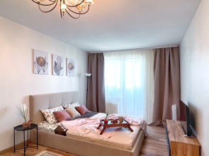 Uyutnaya sovremennaya studiya v ZhK Shekspir s shikarnym vidom Flat