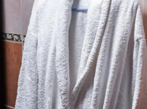 Апартаменты Тихая студия 33кв.м,джакузи,рядом станция подземного трамвая и ТЦ