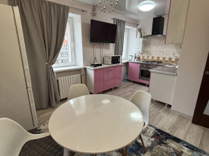 V Tsentre Goroda Flat