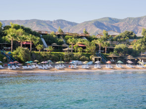 Отель Merit Crystal Cove Casino & SPA