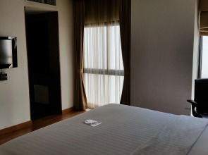 Отель Sacha's Hotel Uno