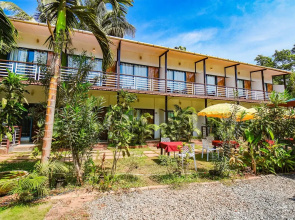 Hotel YogiTree beach Resort & Cafe