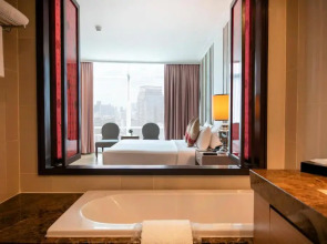 Отель The Berkeley Hotel Pratunam