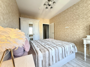 Апартаменты Шикарные трёхкомнатные в центре города вблизи Мамаева Кургана