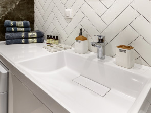 Апартаменты двухкомнатные LUX с шикарным видом на ДОН №20