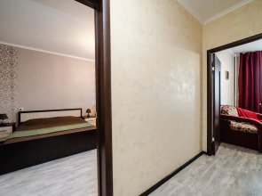 Апартаменты у метро с видом на писательский городок