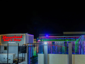 Shugaland Lounge (Annex) Hotel