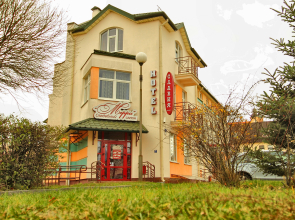 Отель Славия