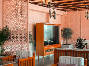 Отель Dubai Marine Beach Resort & Spa