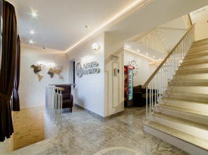 Отель Марко