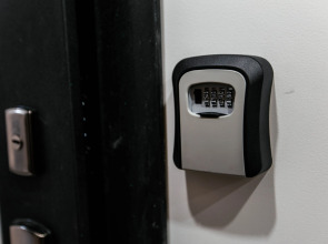 Апартаменты Изумруд возле Аэропорта